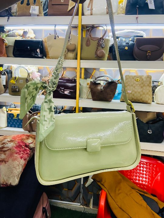 Leather shoulder bag