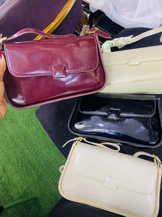 Shoulder bags